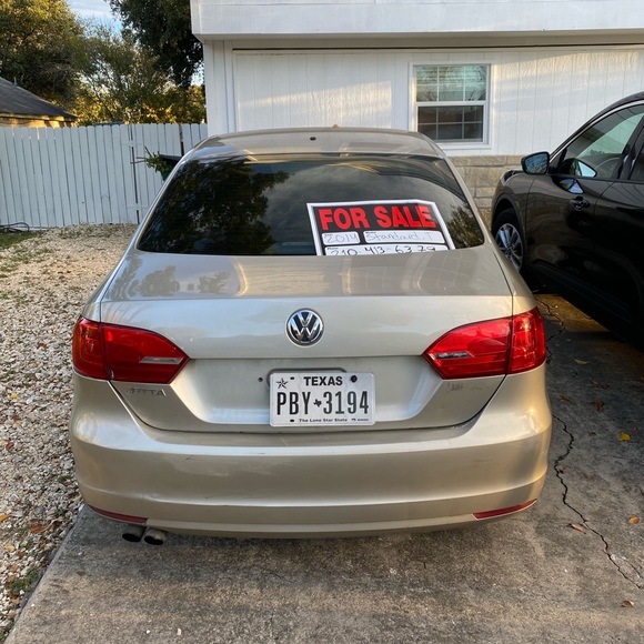 2014 Volkswagen Jetta - Picture 2 of 8